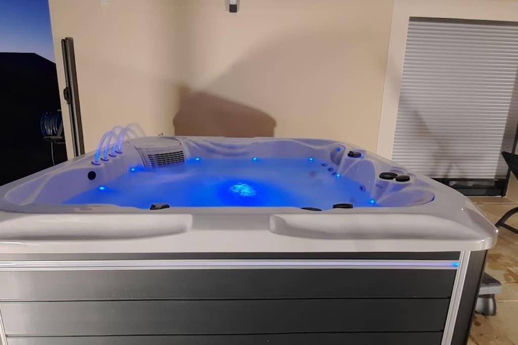Villa Drome Jacuzzi La Maison D'A Cote Chatuzange-le-Goubet エクステリア 写真